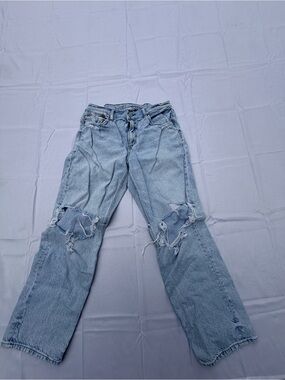 #52 size(6) American eagle Light Blue Distressed Women's Jeans